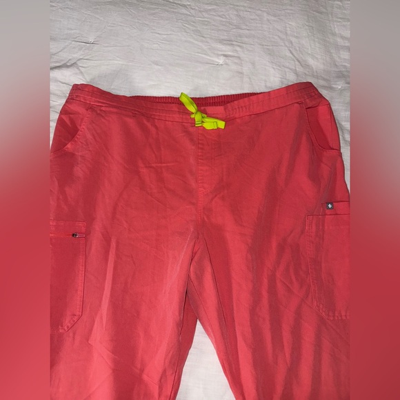 FIGS *LIMITED EDITION* Hot Coral Yola Scrub Pants XXL/P - Picture 3 of 7